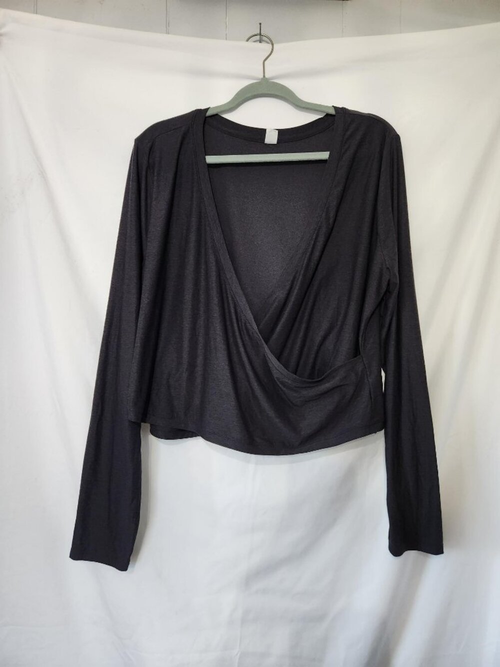 Old Navy CloudMotion Wrap Front Crop Top 2X Charcoal Gray